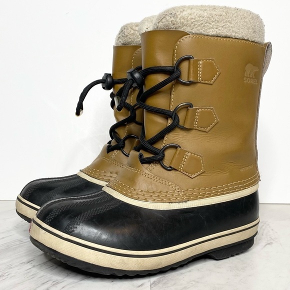 Sorel Lace Up Black Leather Youth Duck Boot 2 - Picture 1 of 16